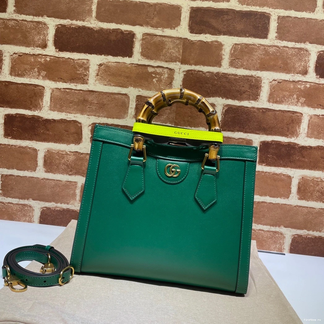 First bag ru Gucci bag tote Diana small 0820